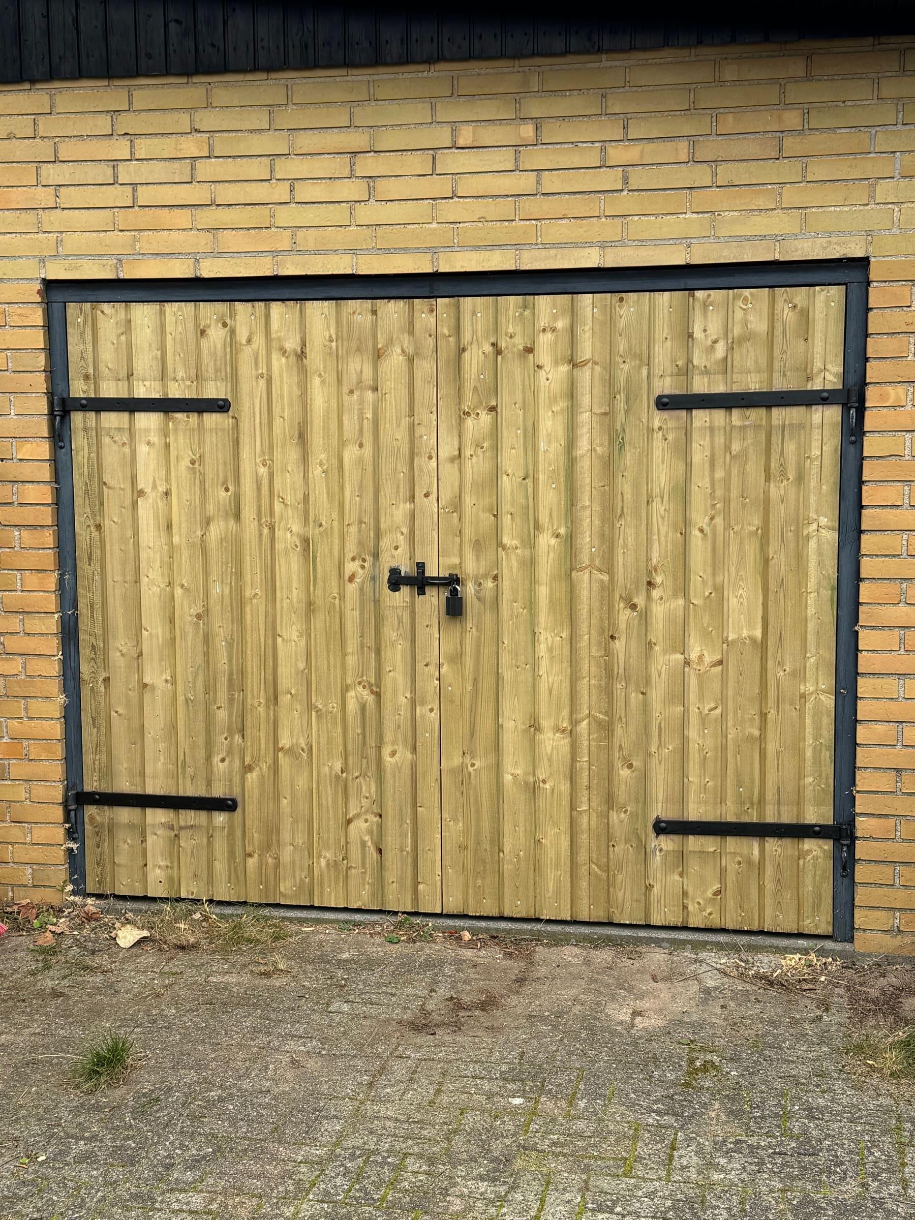 Dørmontering og indvendigt tømrerarbejde